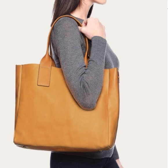 frye carson leather tote